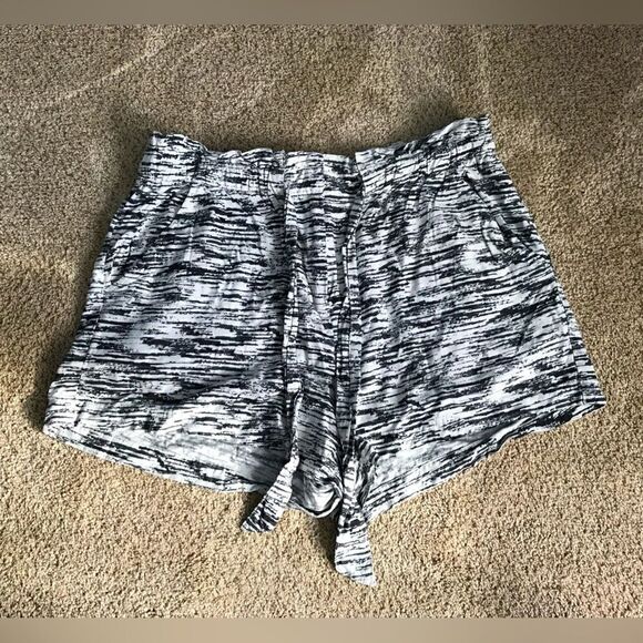 Lou & Grey Drawstring Paper Bag Comfy Shorts  - S - Picture 1 of 6